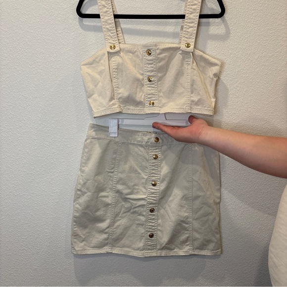 Michael Kors Cream Button Front Crop Top & Mini Skirt Set – Size L - Picture 2 of 16